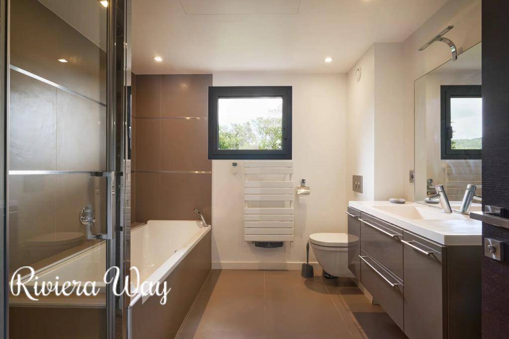 10 room villa in La Croix-Valmer, photo #5, listing #102842418