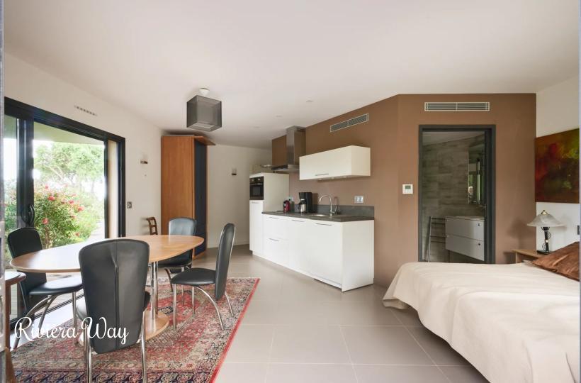 Villa in La Croix-Valmer, 340 m², photo #10, listing #104698524