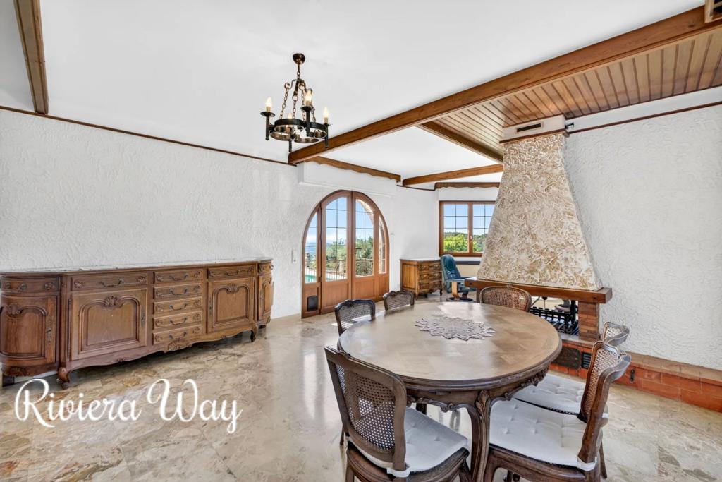 5 room villa in Grasse, photo #8, listing #106423338