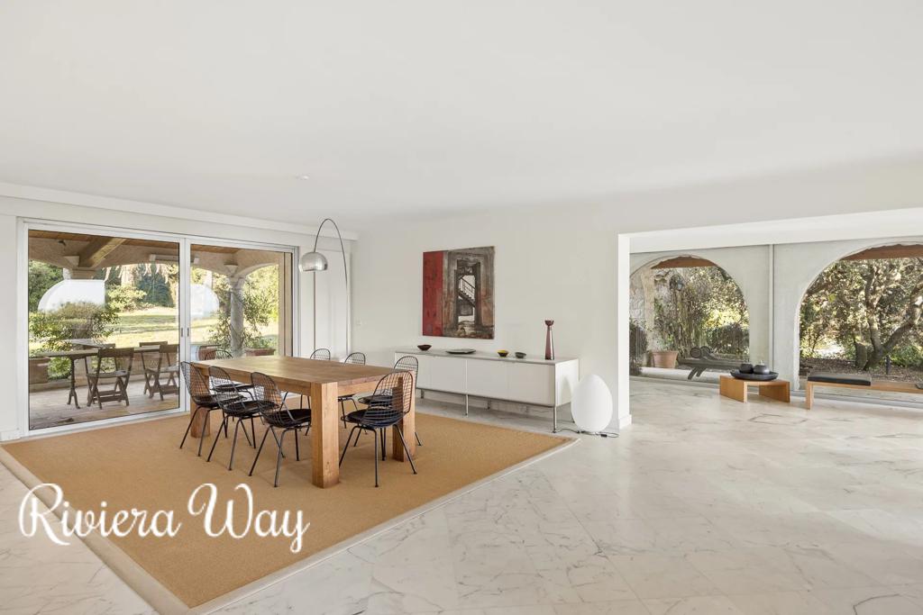 8 room villa in Saint-Paul-de-Vence, photo #5, listing #106130304