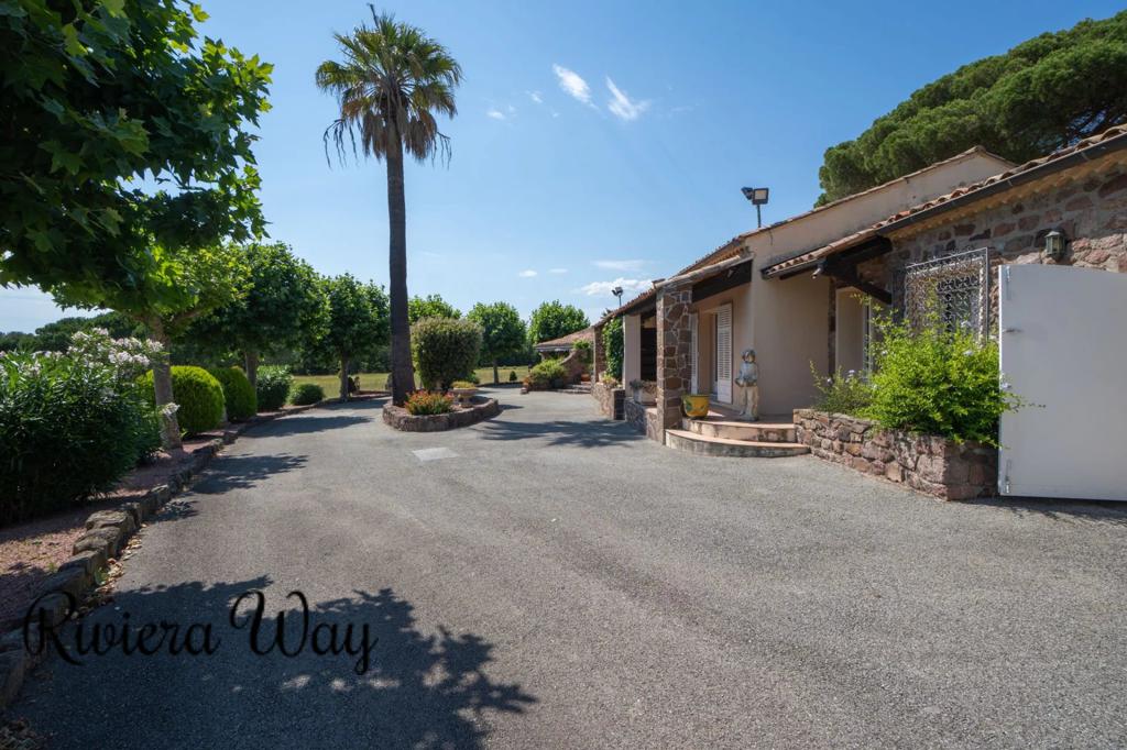 12 room villa in Puget-sur-Argens, photo #4, listing #106454880