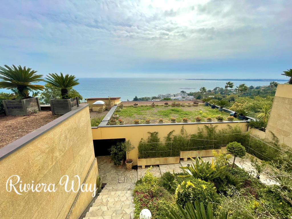 6 room apartment in Vallauris, photo #1, listing #87580962