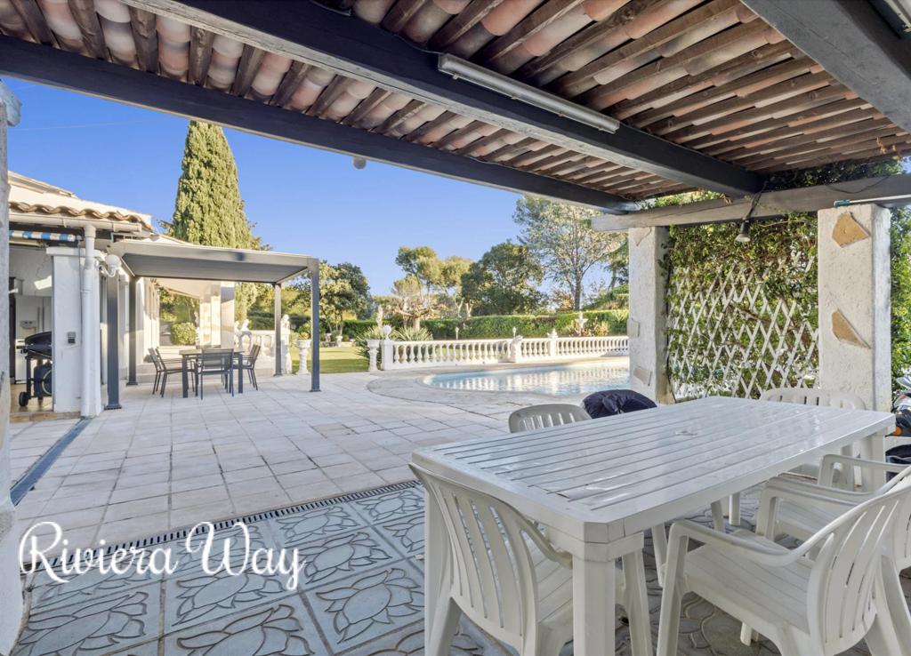 6 room villa in Mougins, photo #10, listing #105091560