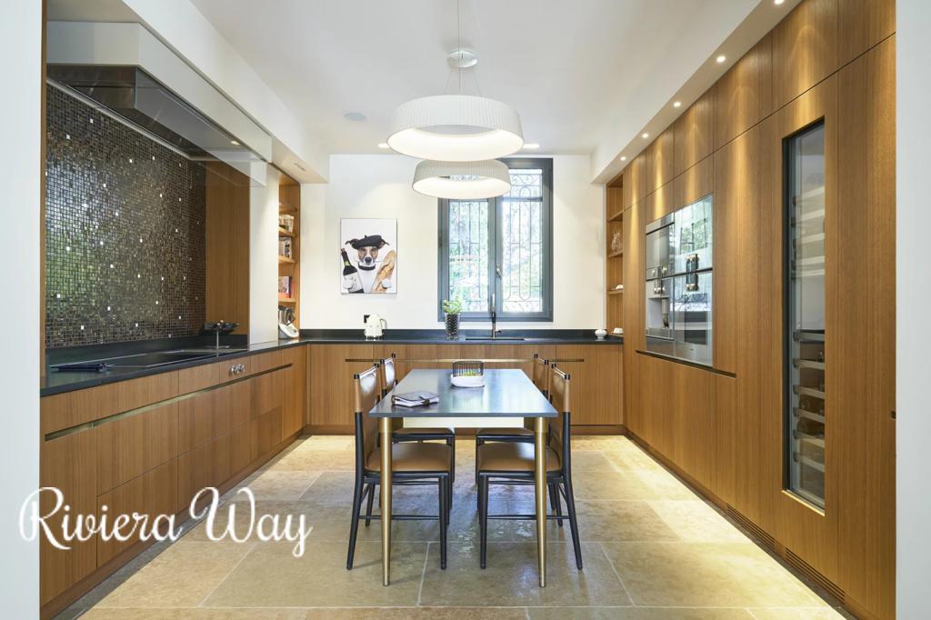 7 room villa in Mougins, photo #1, listing #99915480