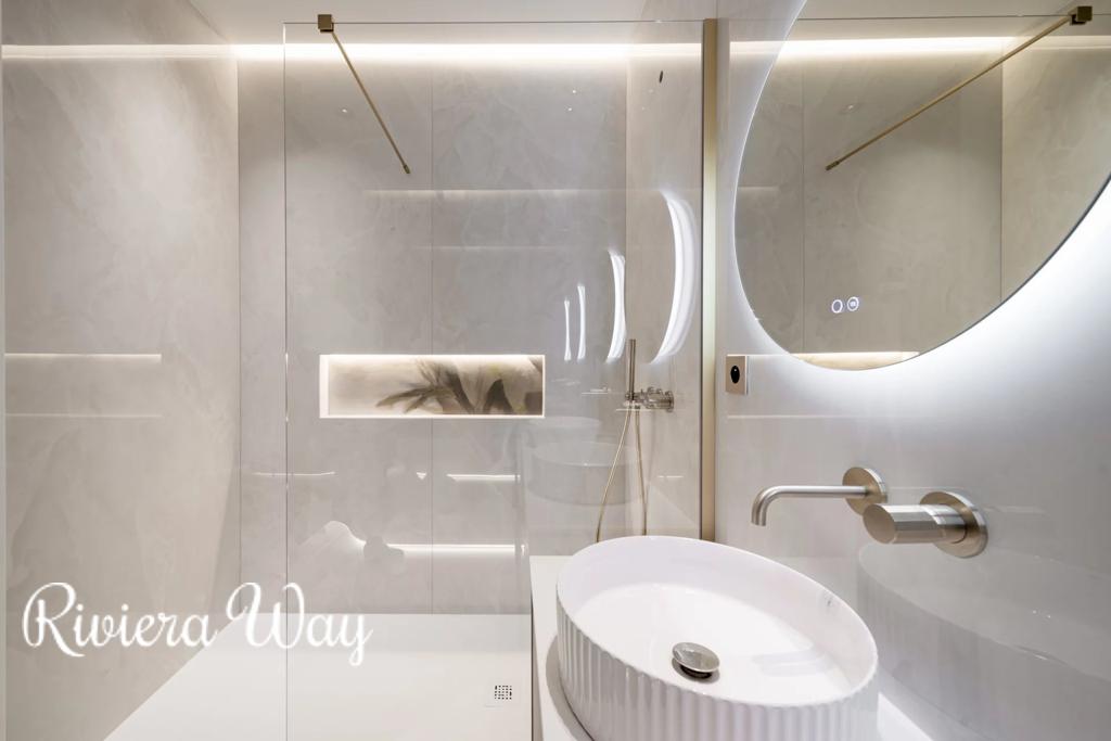 5 room apartment in Cannes, photo #9, listing #103420590