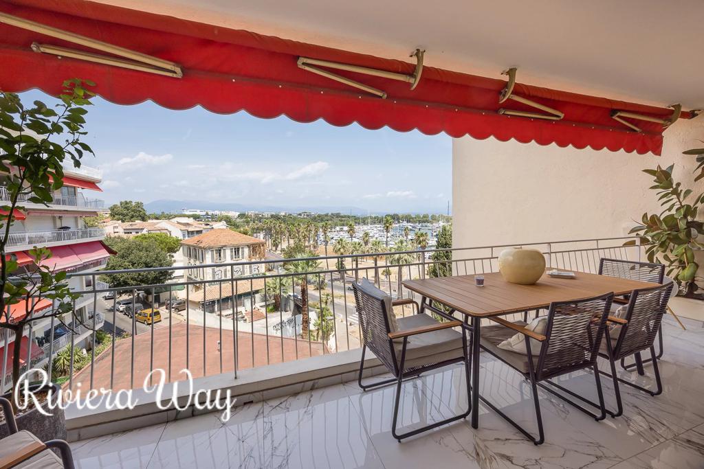 4 room apartment in Antibes, photo #1, listing #105001764