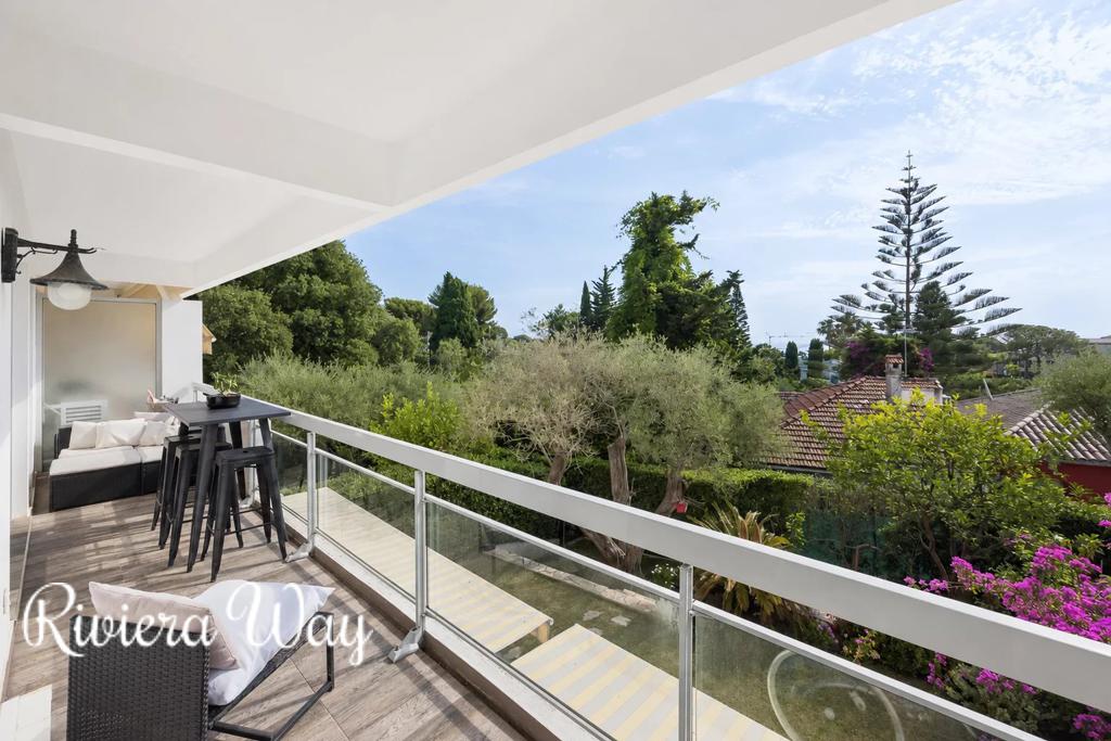 3 room apartment in Antibes, photo #1, listing #106488648