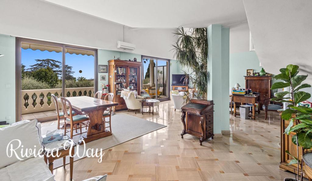5 room apartment in Cannes, photo #2, listing #106151136