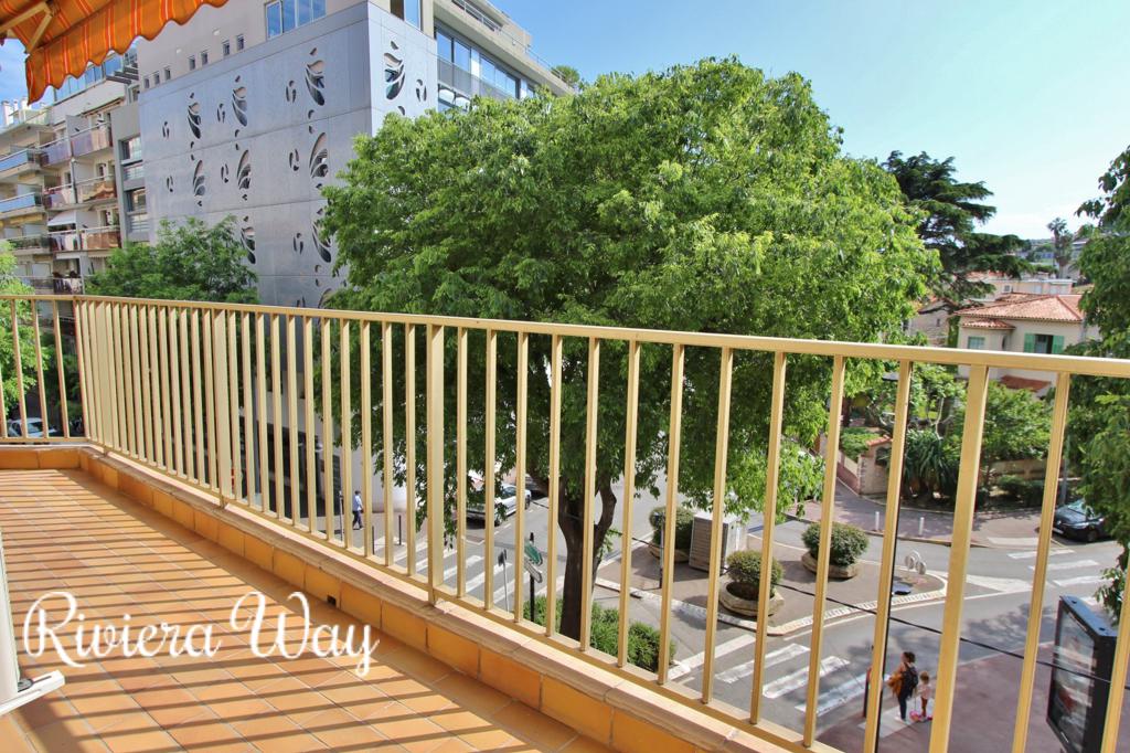 4 room apartment in Antibes, photo #4, listing #88368252
