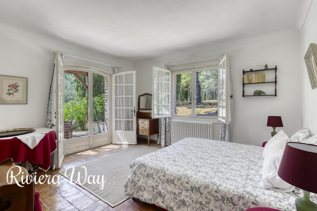 23 room villa in Cavalaire-sur-Mer, photo #1, listing #89871726