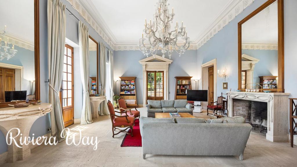 15 room villa in Grasse, photo #5, listing #86854404