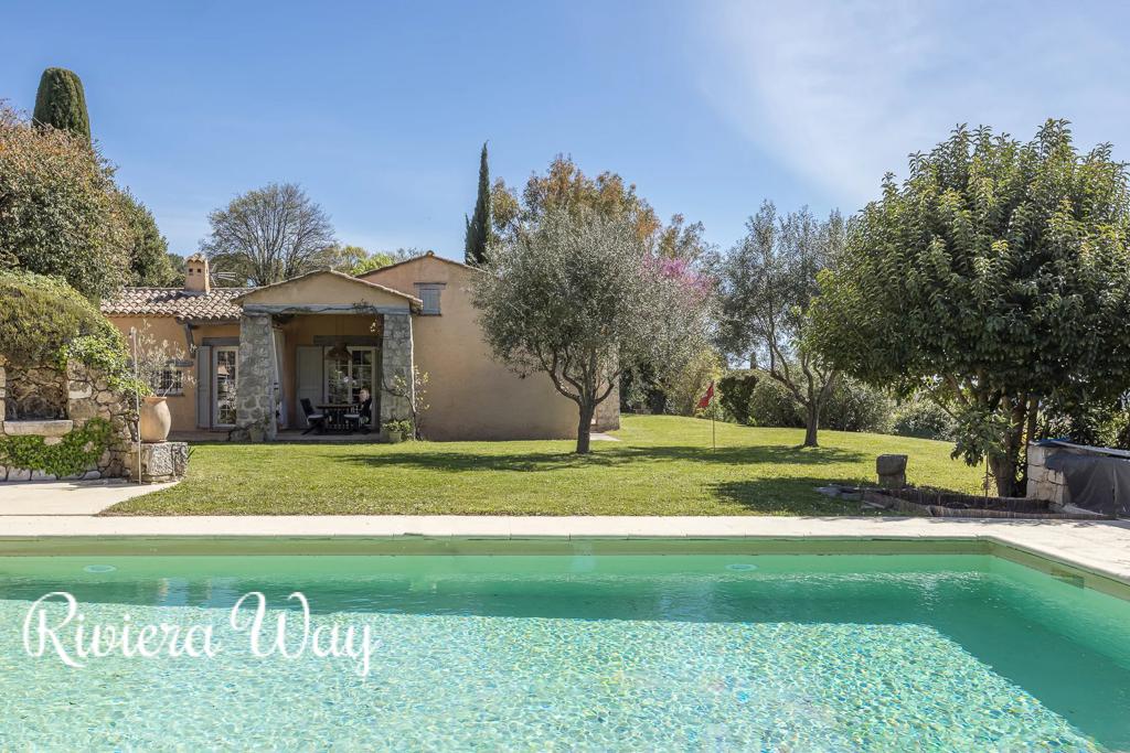 6 room villa in Saint-Paul-de-Vence, photo #3, listing #106001364