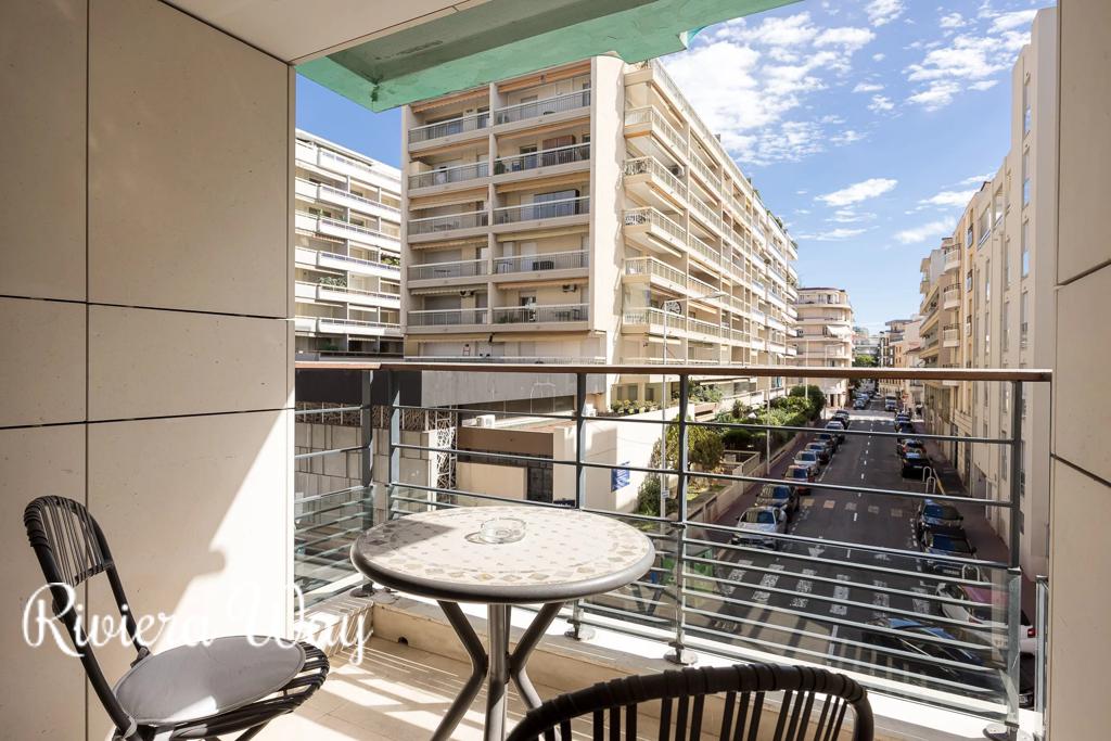 2 room apartment in Cannes, photo #7, listing #100684038