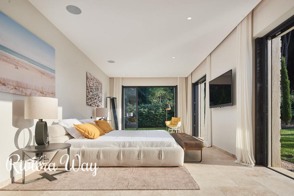 Villa in Saint-Tropez, photo #6, listing #80487372