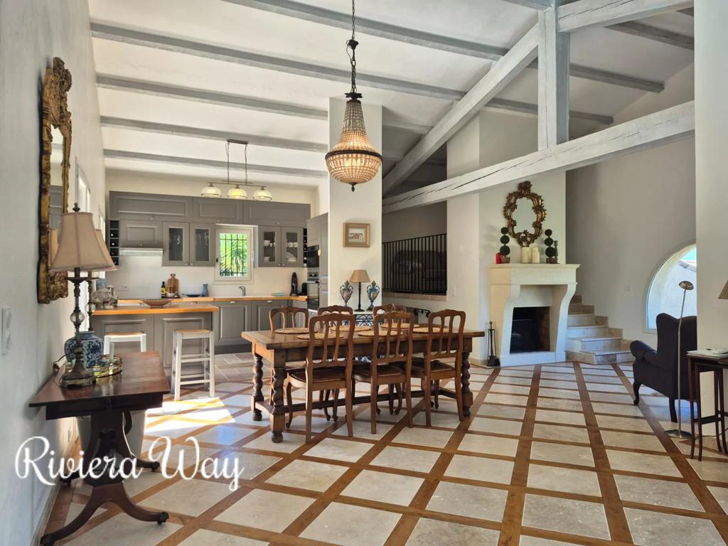 5 room villa in Mougins, photo #2, listing #107100210