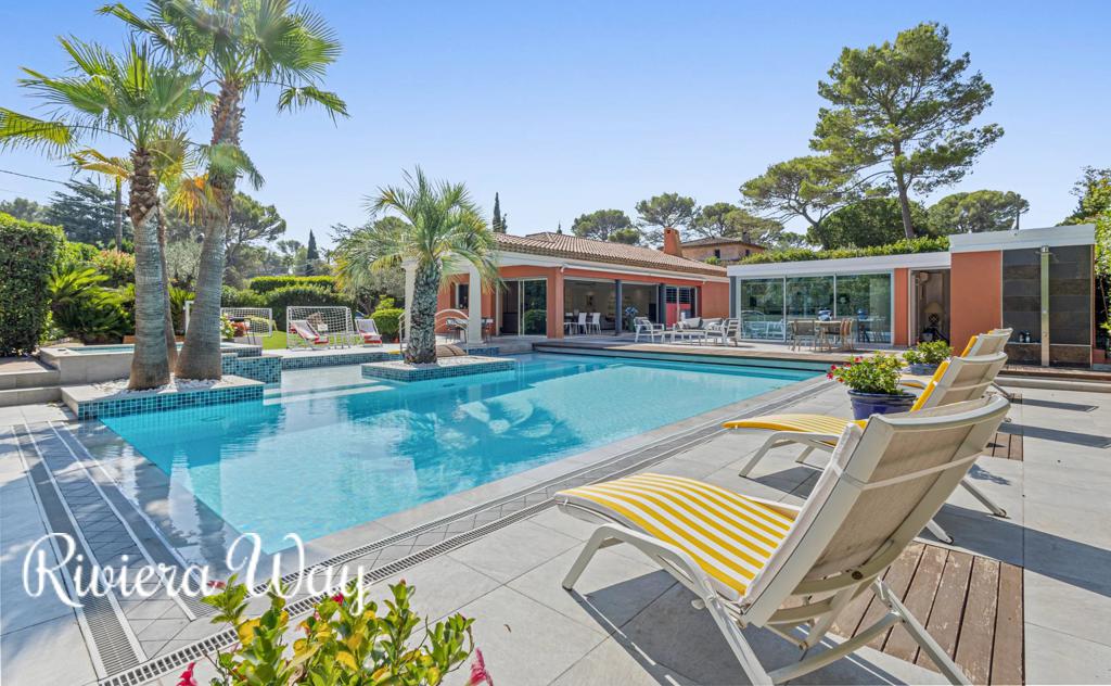 5 room villa in Mougins, photo #1, listing #107100168