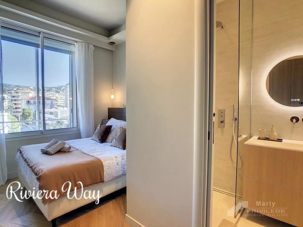 4 room apartment in Cannes, photo #3, listing #99221514