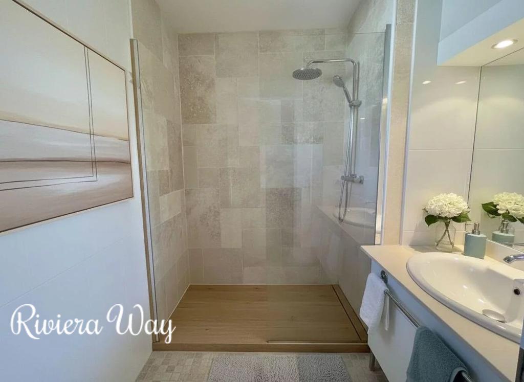 3 room apartment in Antibes, photo #10, listing #104836410