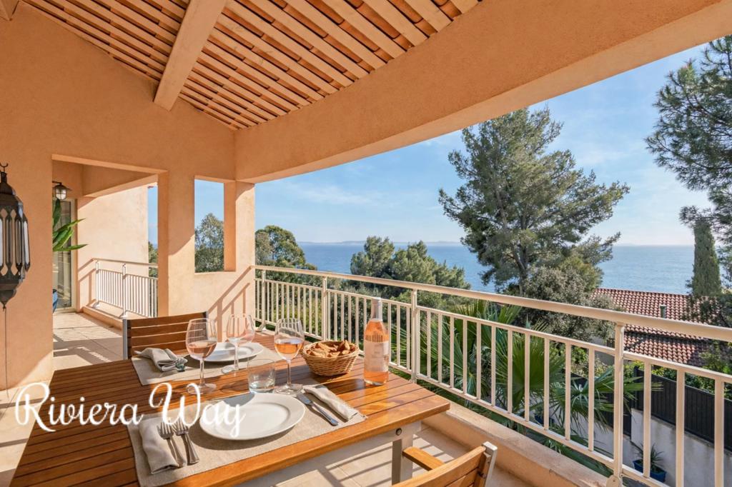 5 room villa in Le Lavandou, photo #7, listing #105223146