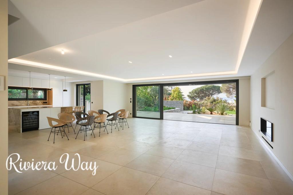 6 room villa in Sainte-Maxime, photo #5, listing #96940326