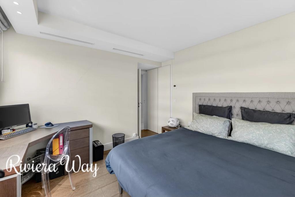 5 room apartment in Le Cannet, photo #10, listing #106174404