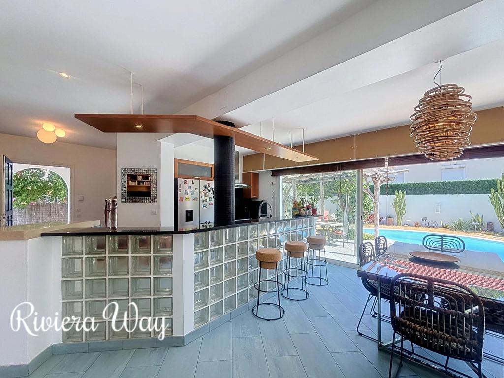 5 room villa in Cap d'Antibes, photo #3, listing #106761858