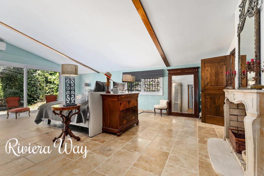 6 room villa in Grasse, photo #5, listing #102971022
