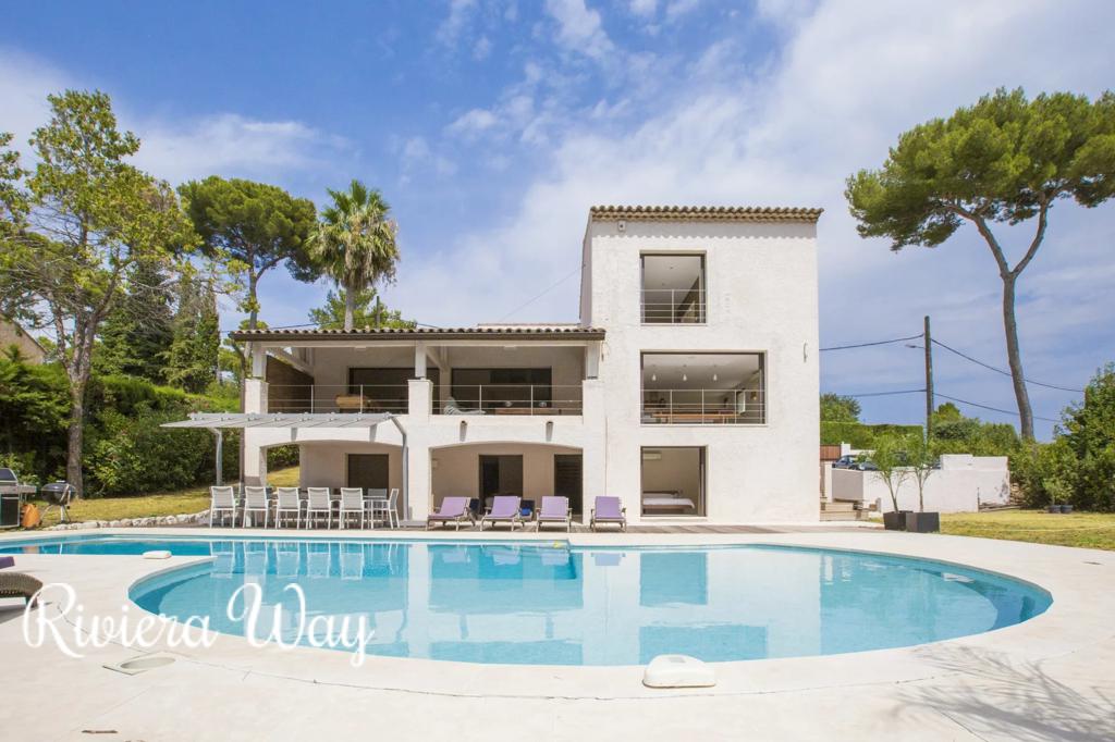 7 room villa in Antibes, photo #9, listing #95530008