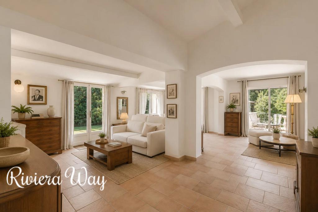 6 room villa in Sainte-Maxime, photo #9, listing #106361178