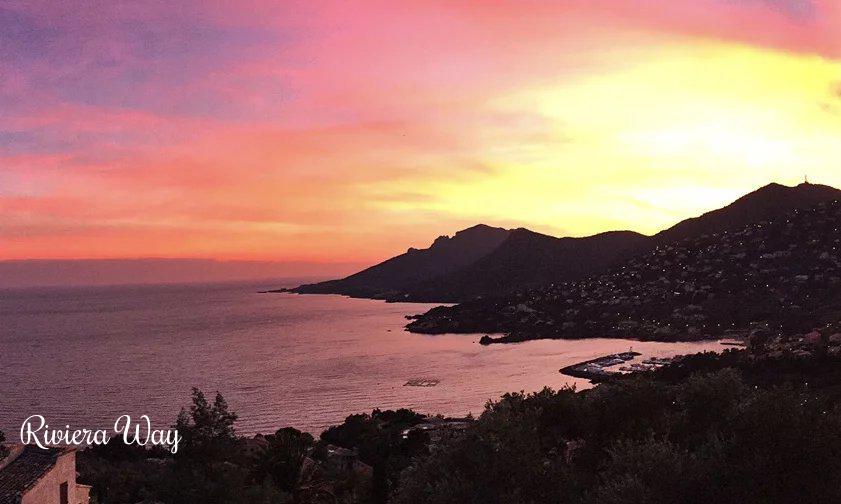 8 room villa in Theoule-sur-Mer, photo #3, listing #100493148