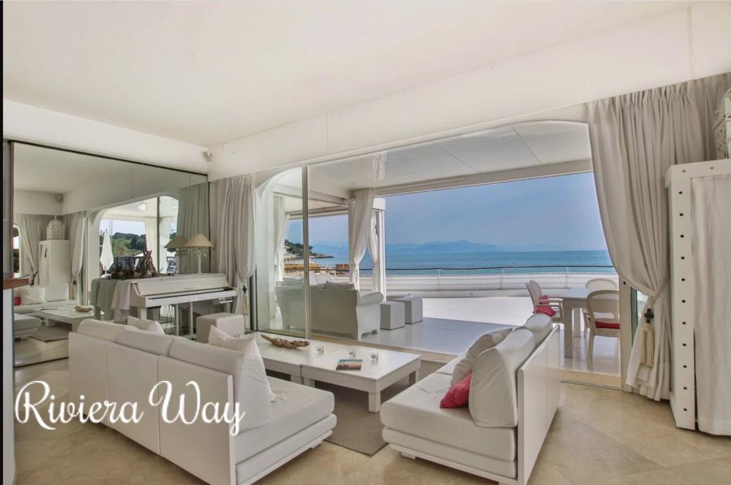 5 room villa in Cap d'Antibes, photo #2, listing #83325984