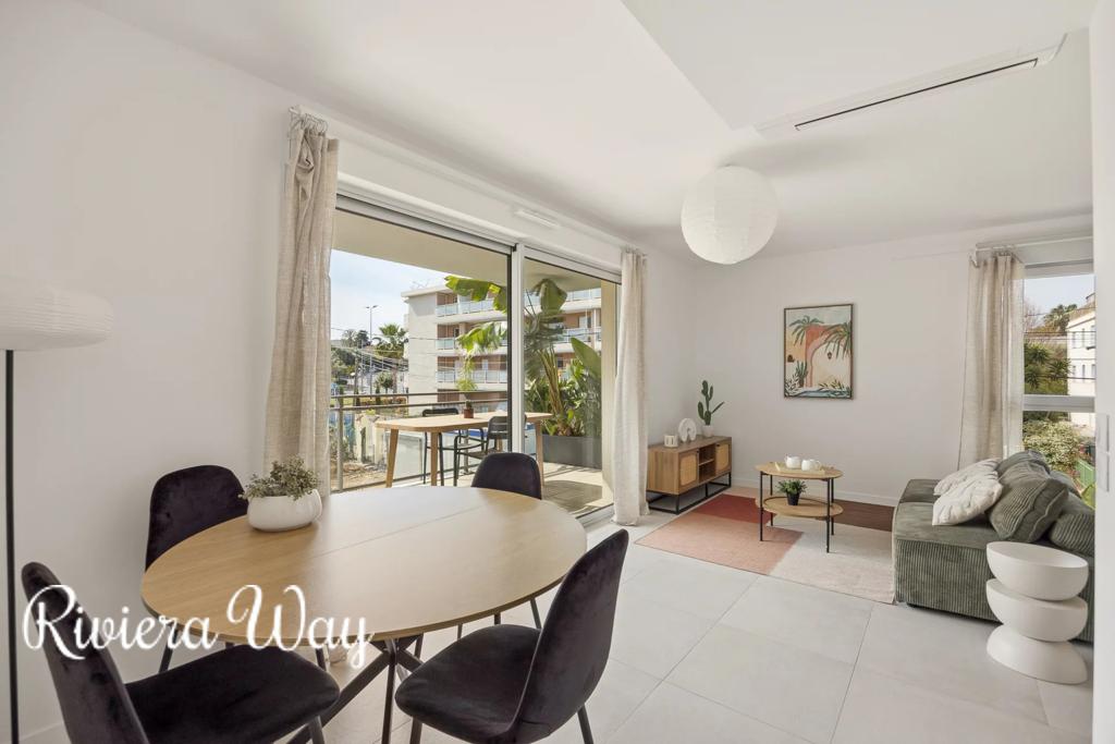3 room apartment in Antibes, photo #4, listing #106016400