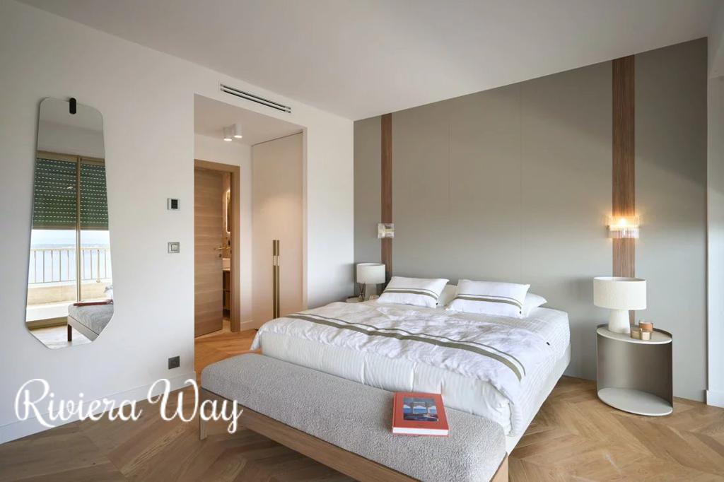 4 room apartment in Cannes, photo #2, listing #103908924