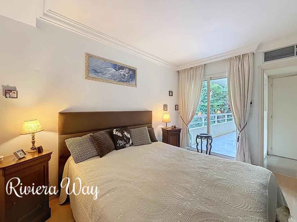 4 room apartment in Le Cannet, photo #7, listing #104440014