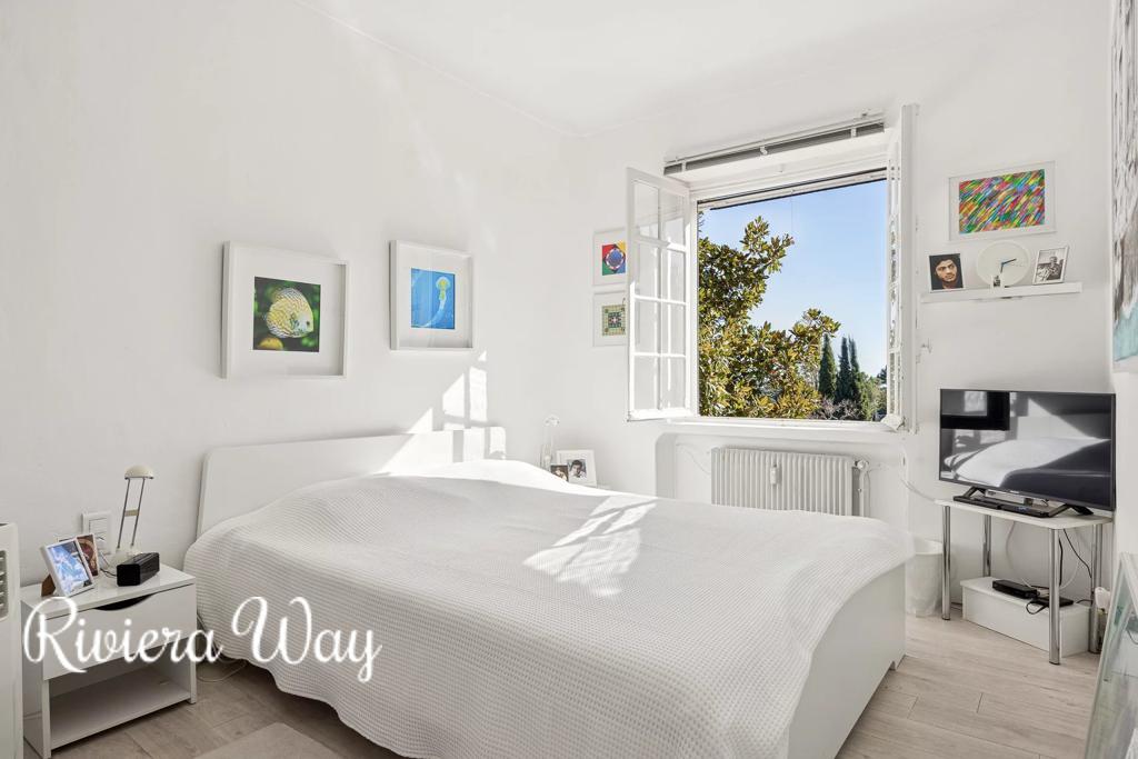 4 room apartment in Saint-Paul-de-Vence, photo #4, listing #104531280