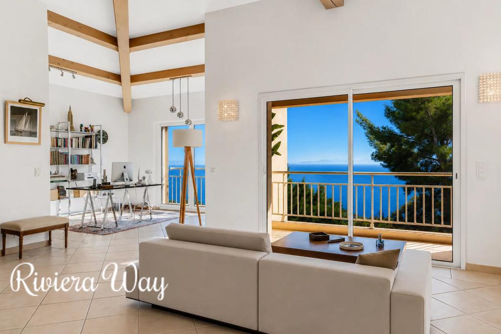 5 room villa in Le Lavandou, photo #4, listing #105223146