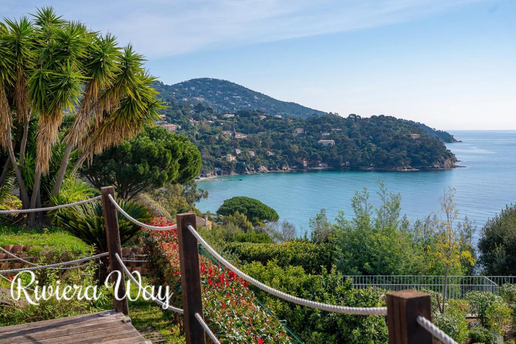 Villa in Rayol-Canadel-sur-Mer, photo #7, listing #105782124