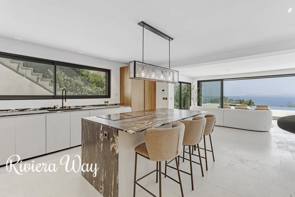 5 room villa in Rayol-Canadel-sur-Mer, photo #1, listing #90031116