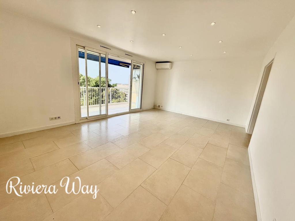 4 room apartment in Antibes, photo #2, listing #103061112