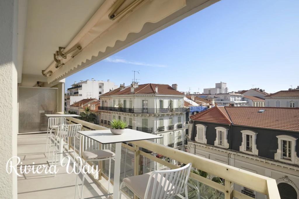 3 room apartment in Cannes, photo #3, listing #101248056