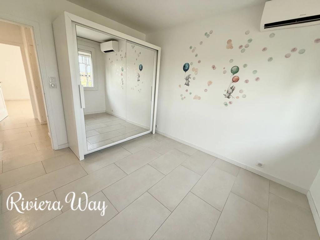4 room apartment in Antibes, photo #8, listing #103061112