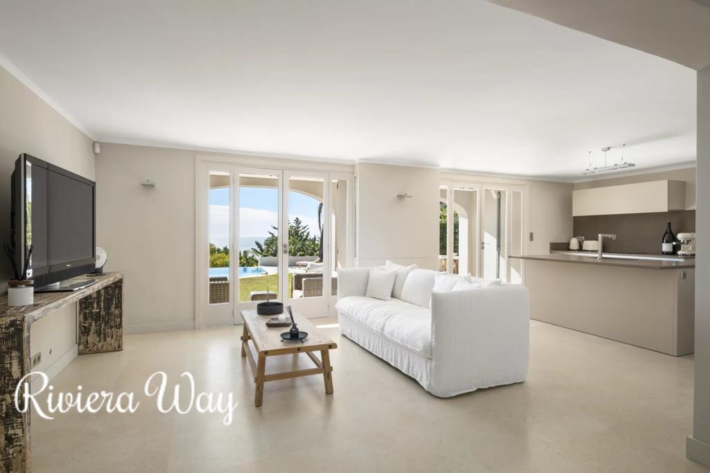 7 room villa in Cannes, photo #10, listing #107261742
