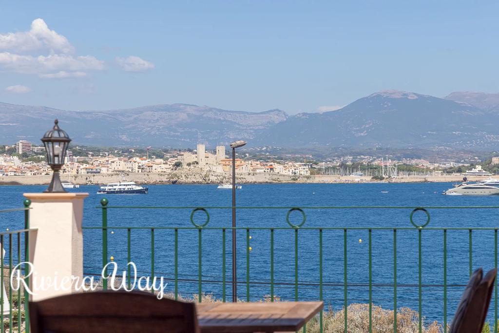 7 room villa in Cap d'Antibes, photo #4, listing #104489364