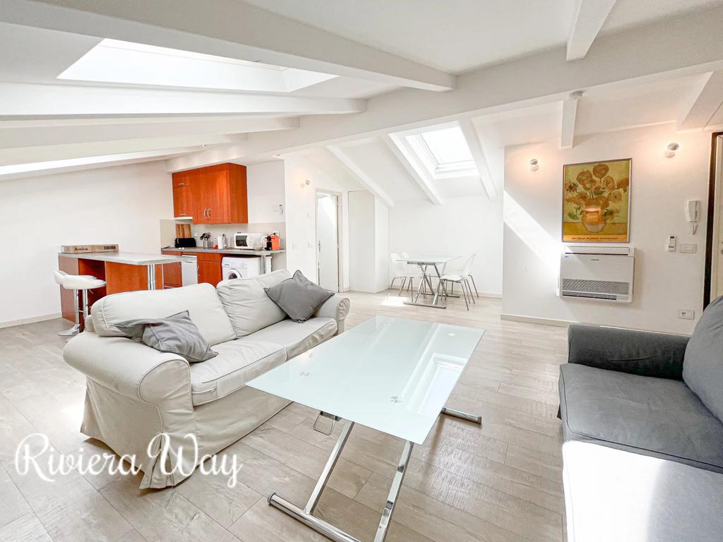 2 room apartment in Cannes, photo #2, listing #106247946