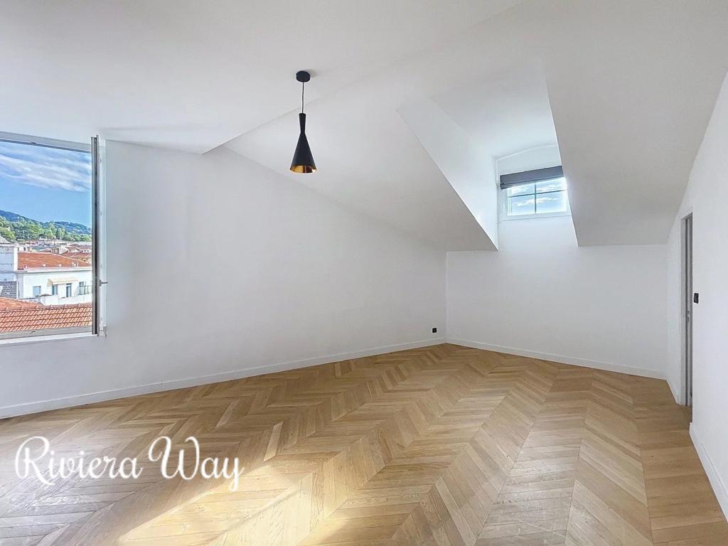 2 room apartment in Nice, photo #7, listing #104669712