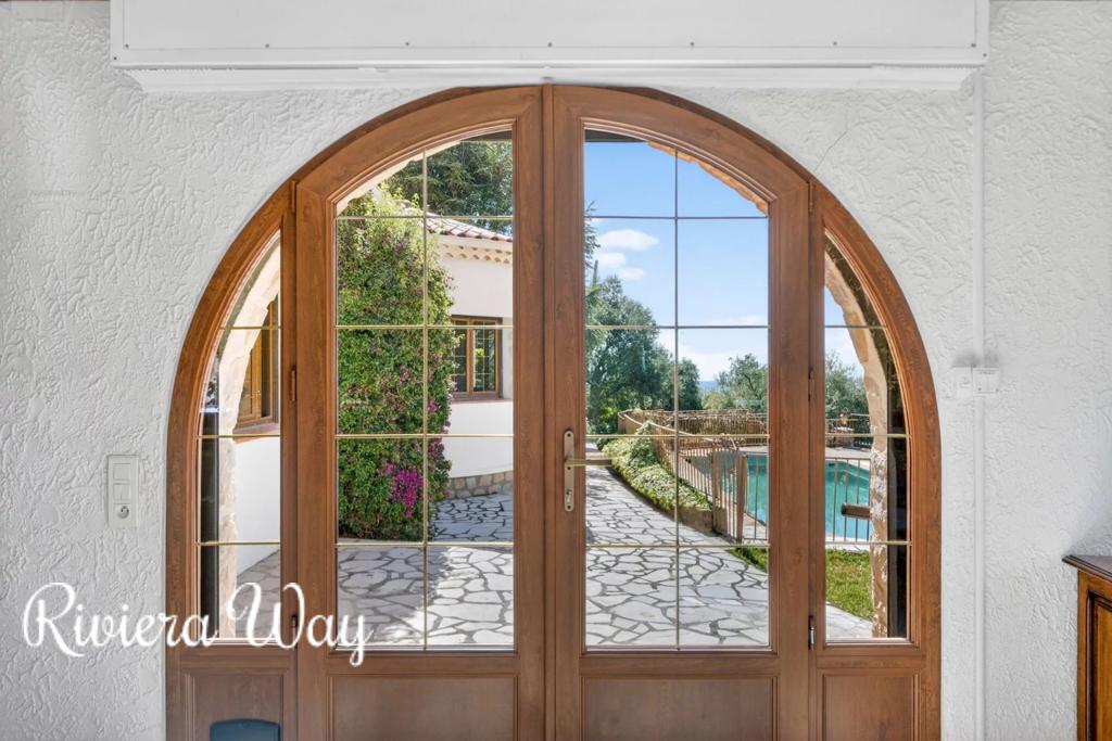 5 room villa in Grasse, photo #9, listing #106423338