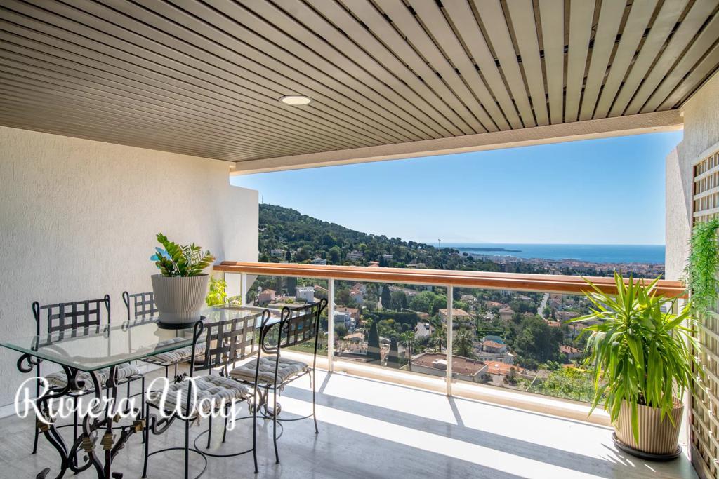 4 room apartment in Le Cannet, photo #1, listing #106185282