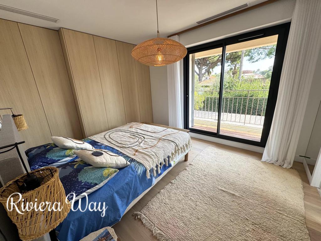 Villa in Cap d'Antibes, photo #1, listing #102518934