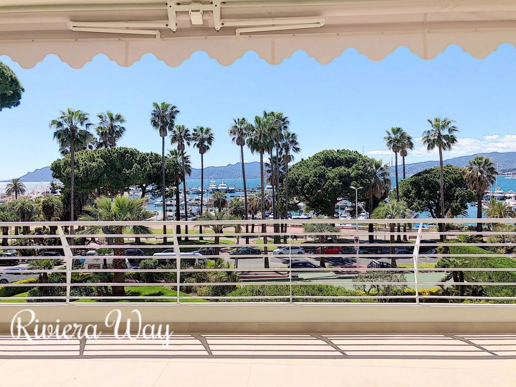 4 room apartment in Boulevard de la Croisette, photo #1, listing #106772526