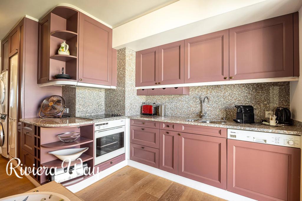 2 room apartment in Boulevard de la Croisette, photo #7, listing #104334552